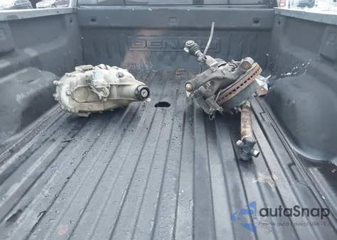 2015 GMC Sierra 2500Hd Denali z USA, uszkodzony, nr VIN 1GT120E88FF151090